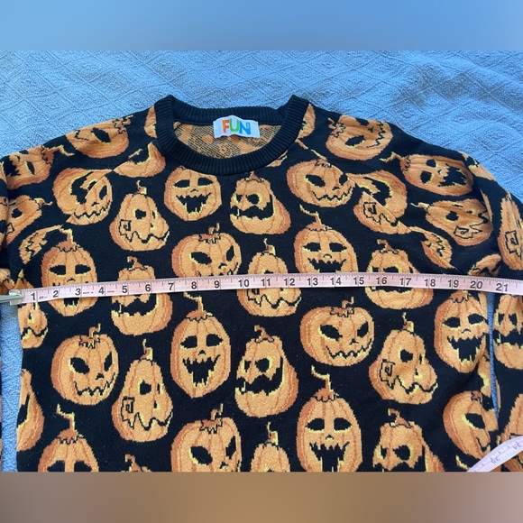 Halloween pumpkin/ jack o lantern sweater - Picture 4 of 11